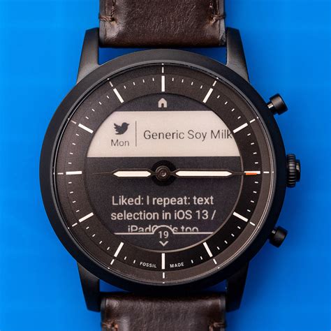 what is a hybrid smartwatch.